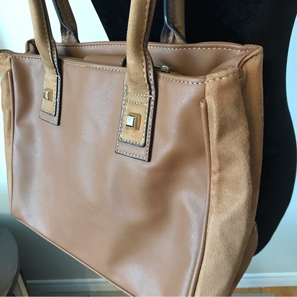 MIA & Luca tan handbag purse.  Like new. - Picture 3 of 7